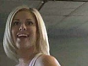 Koleś posuwa blond mamuśkę