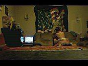 Dziadek zabawia oralnie nastolatkę