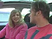 Rżnięcie tirówki w lesie