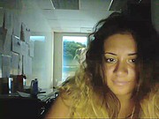 Amatorka pokazuje swoje jędrne ciało