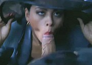 Rżnięcie tyłka pięknej brunetki