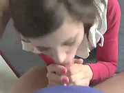 Brunetka rżnie się jak szalona