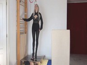 Ostra domina poniewiera fiuta