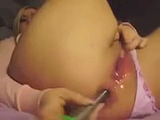 Laseczka zadowala swoje szparki