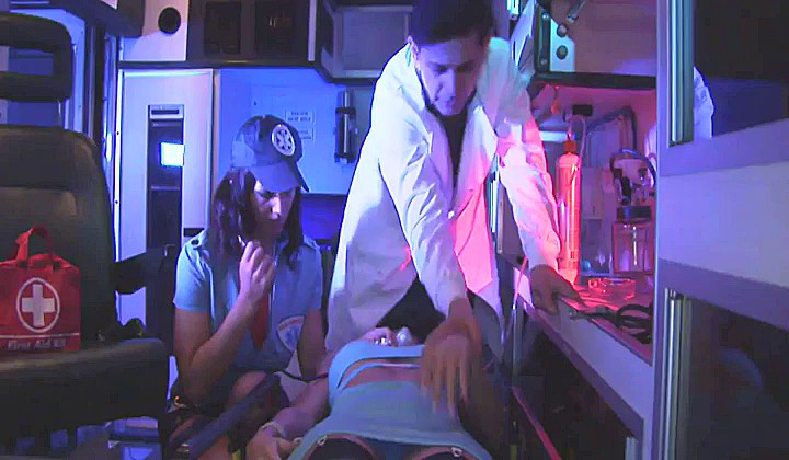 Trójkącik w karetce