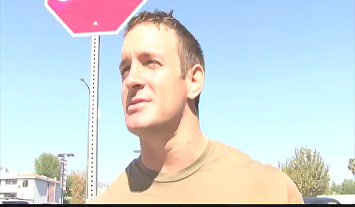 Cycata skośnooka ujeżdża białą pałę