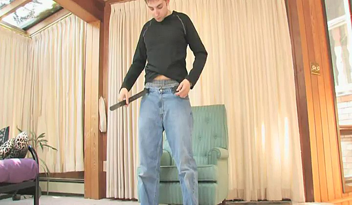 Koleżka trzepie kutasa