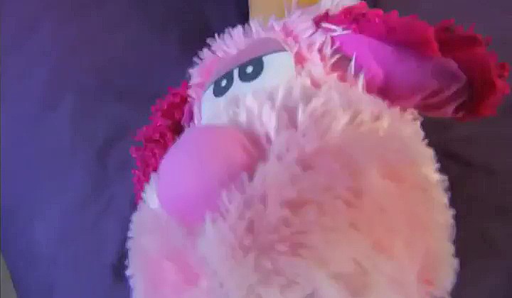 Egzotyczna dupodajka z kutasem w tyłku