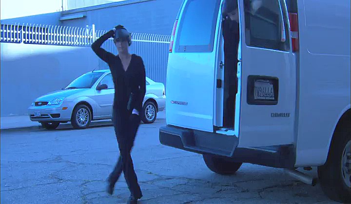 Silikonowa zdzira przeorana w furgonetce