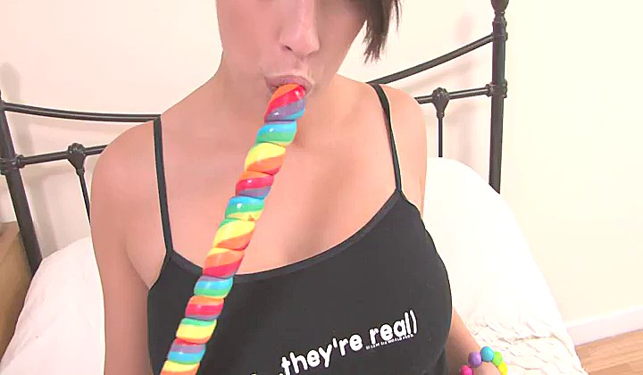 Naturalne cycuszki seksownej kotki