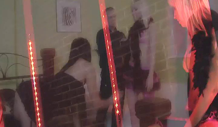 Kolesie zapinają je na imprezie