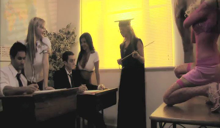 Orgietka zboczonych blondynek