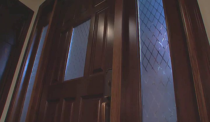 Kolesie spuszczają się jej w cipę