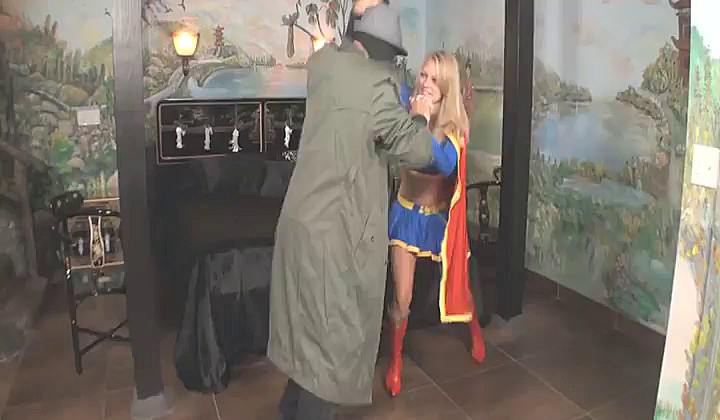 Wiejski jebaka i superbohaterka