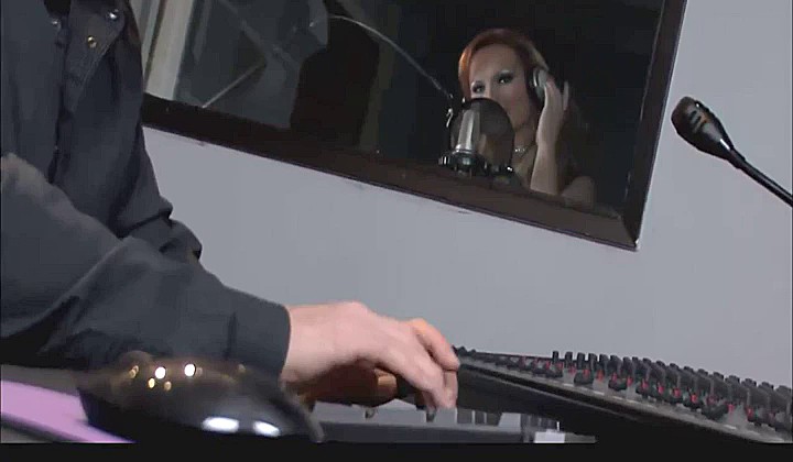 Głęboki anal nagrzanej piosenkarki