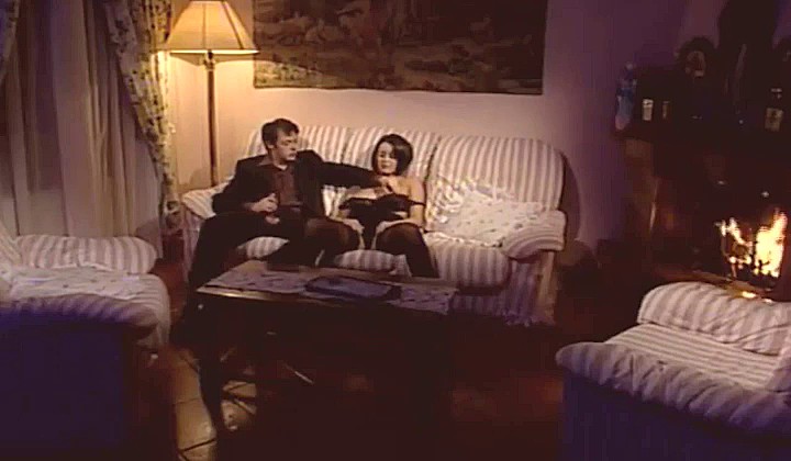 Ruchanko kudłatej brunetki