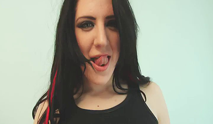 Masturbacja niezłej suczki