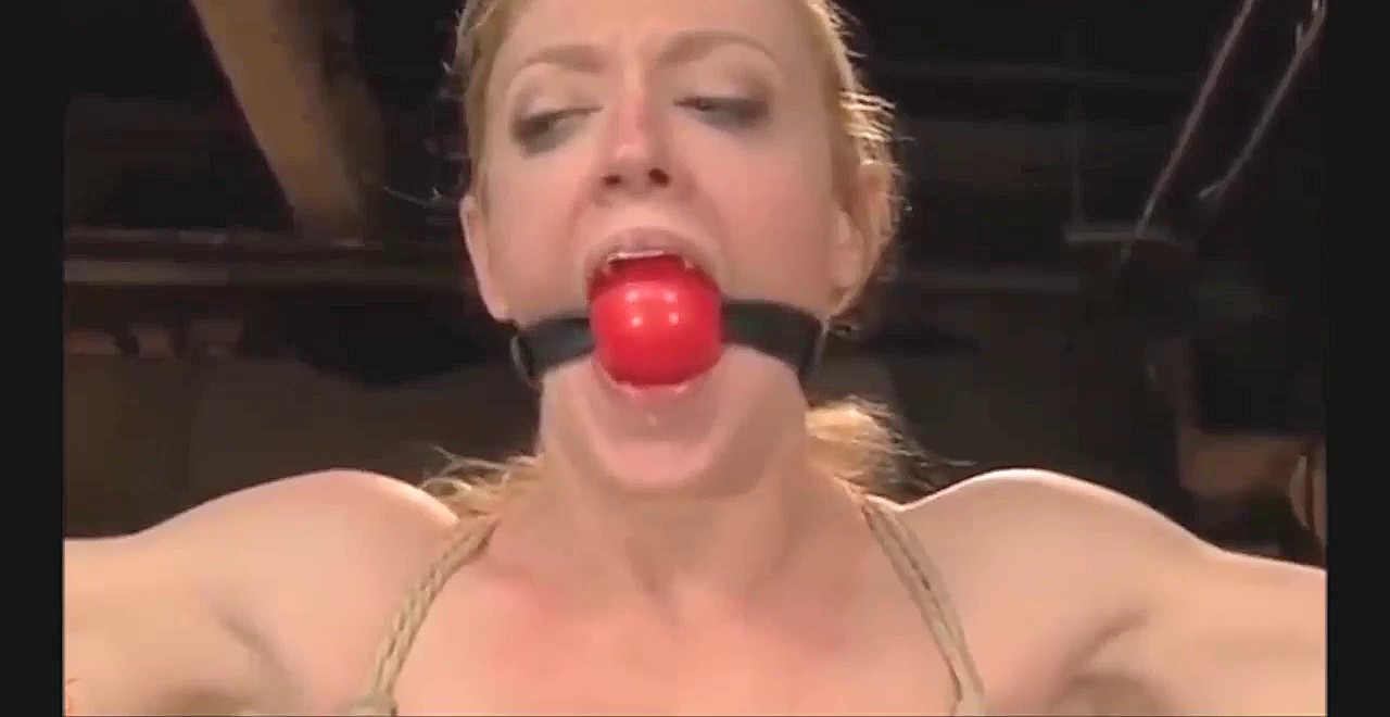 Brutalna zabawa z niewolnicą