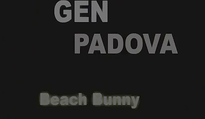 Gen Padova dogadza sobie na łódce