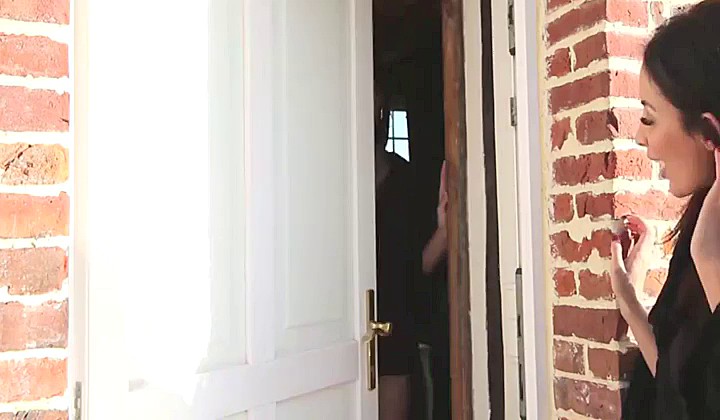 Gorące brunetki i niezły jebaka