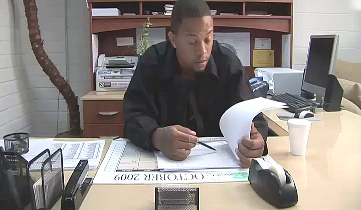 Od tyłu z czarną koleżanką