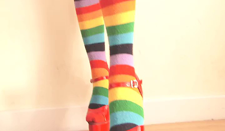 Cycata zdzira i czerwone szpile