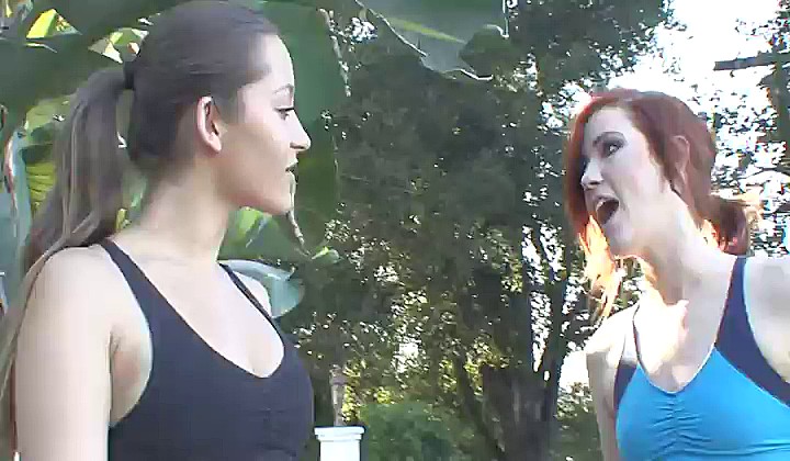 Kumpele masują swe dziury