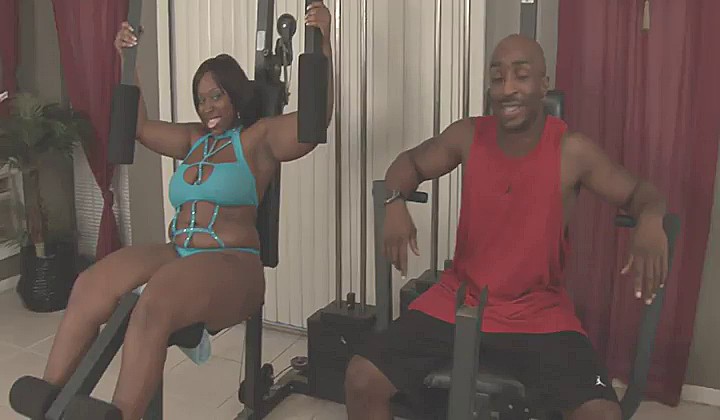 Murzyn napalił się na koleżankę