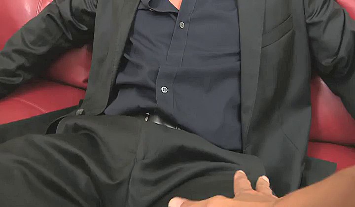 Rżnięcie odbytu skośnookiej zdziry